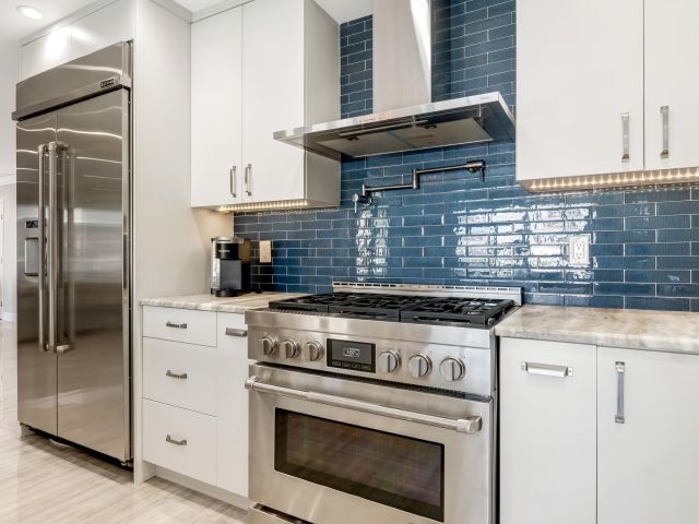 Продажа дома по адресу 831 Dover Street - фото 6416183