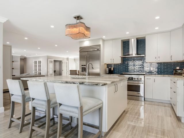 Продажа дома по адресу 831 Dover Street - фото 6416189