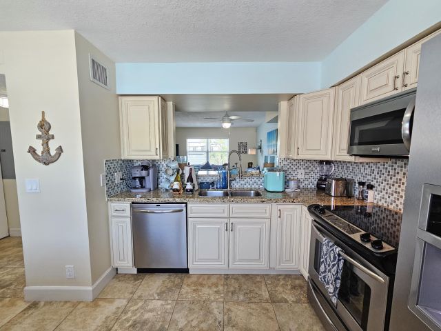 Дом в аренду по адресу 339 Virginia Street - фото 6532292