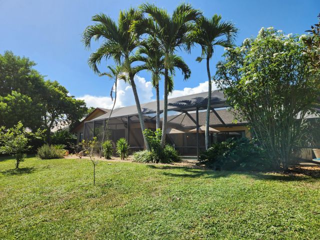 Дом в аренду по адресу 3250 Lakeview Boulevard - фото 6425224