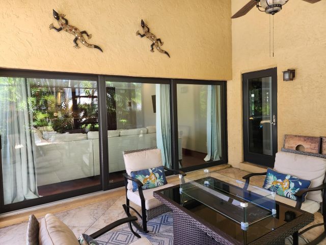 Дом в аренду по адресу 3250 Lakeview Boulevard - фото 6425225