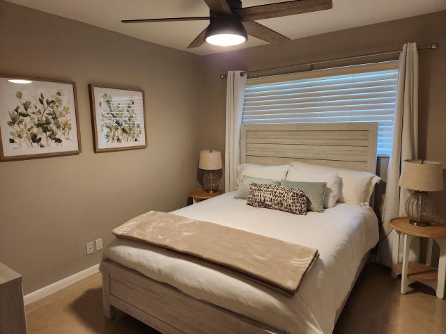 Дом в аренду по адресу 3250 Lakeview Boulevard - фото 6425232