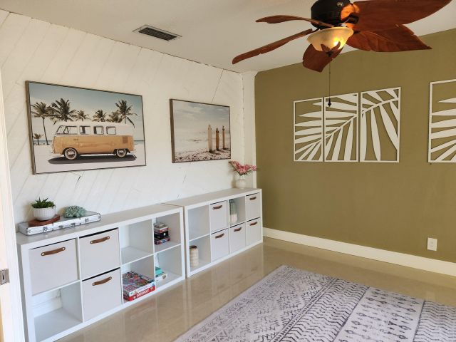 Дом в аренду по адресу 3250 Lakeview Boulevard - фото 6425235