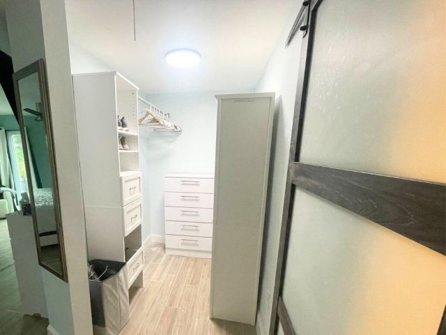 Продажа дома по адресу 1710 SW 6th Avenue - фото 6491038