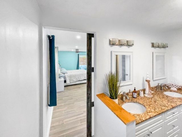 Продажа дома по адресу 1710 SW 6th Avenue - фото 6491039