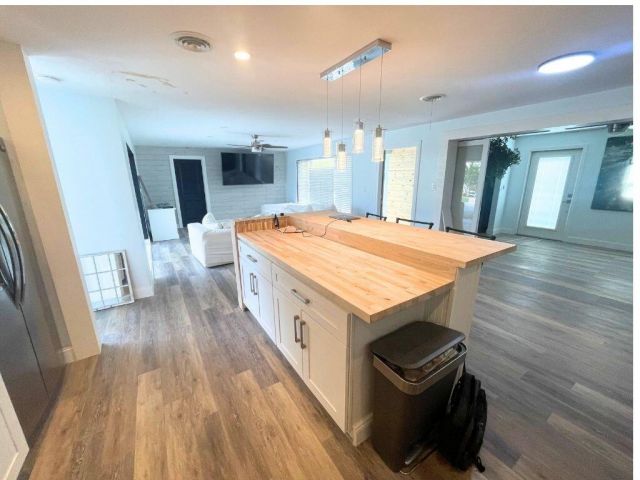 Продажа дома по адресу 1710 SW 6th Avenue - фото 6491047