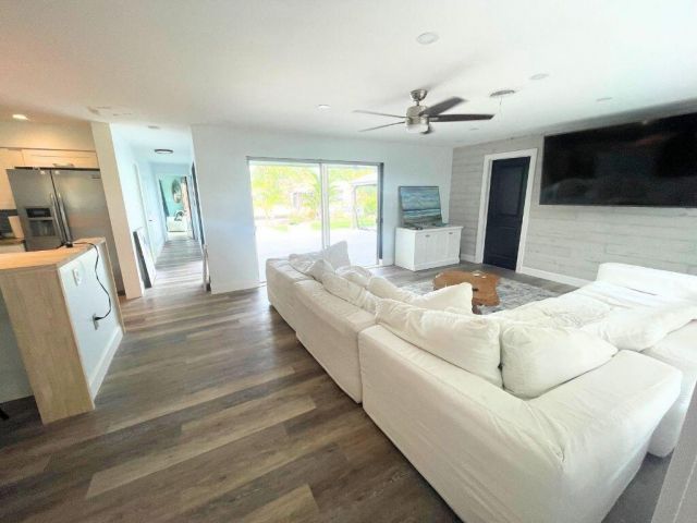 Продажа дома по адресу 1710 SW 6th Avenue - фото 6491049