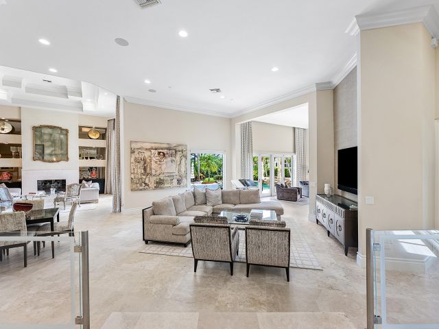 Продажа дома по адресу 16283 Vintage Oaks Lane - фото 6418215