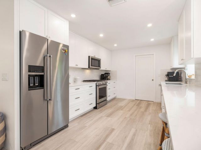 Продажа дома по адресу 301 Edgewood Drive - фото 6431408