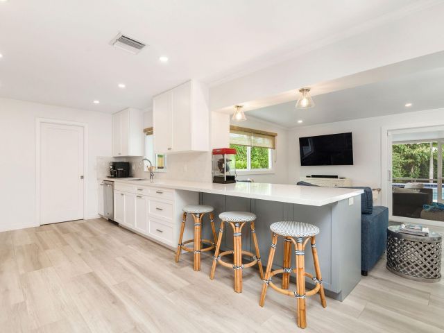 Продажа дома по адресу 301 Edgewood Drive - фото 6431409