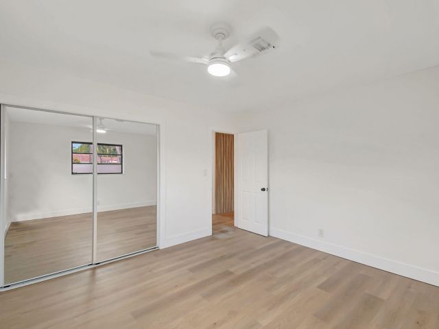 Продажа дома по адресу 5341 NE 17th Terrace - фото 6453846