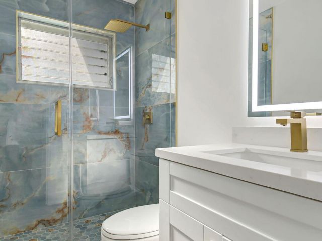 Продажа дома по адресу 5341 NE 17th Terrace - фото 6453848