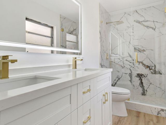 Продажа дома по адресу 5341 NE 17th Terrace - фото 6453850