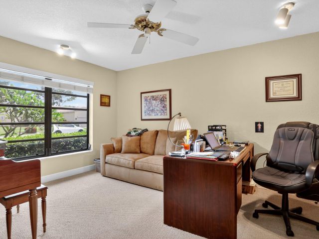 Продажа дома по адресу 6043 Petaluma Drive - фото 6419477