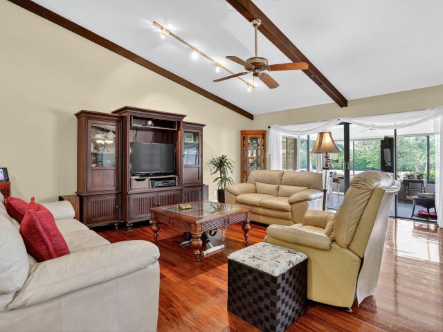 Продажа дома по адресу 6043 Petaluma Drive - фото 6419483