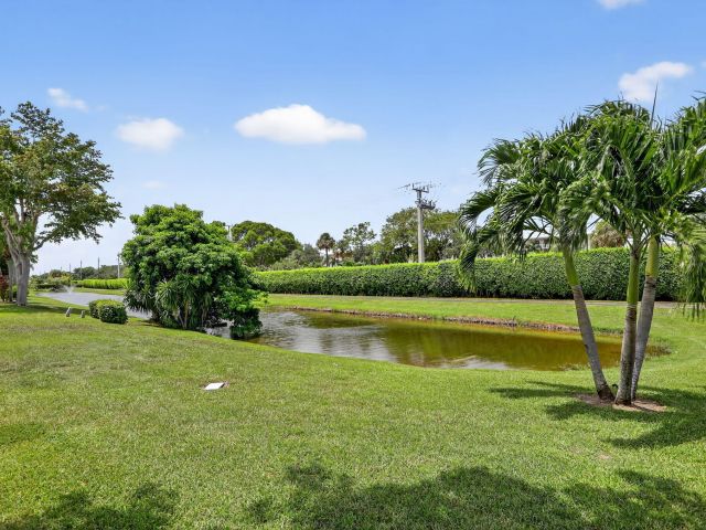 Продажа дома по адресу 6043 Petaluma Drive - фото 6419489