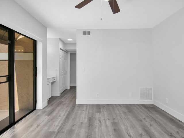 Дом в аренду по адресу 8050 Severn Drive A - фото 6427528