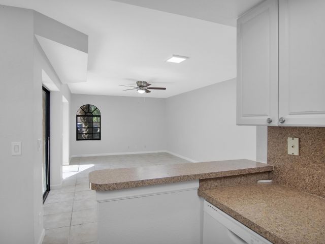 Дом в аренду по адресу 8050 Severn Drive A - фото 6427537