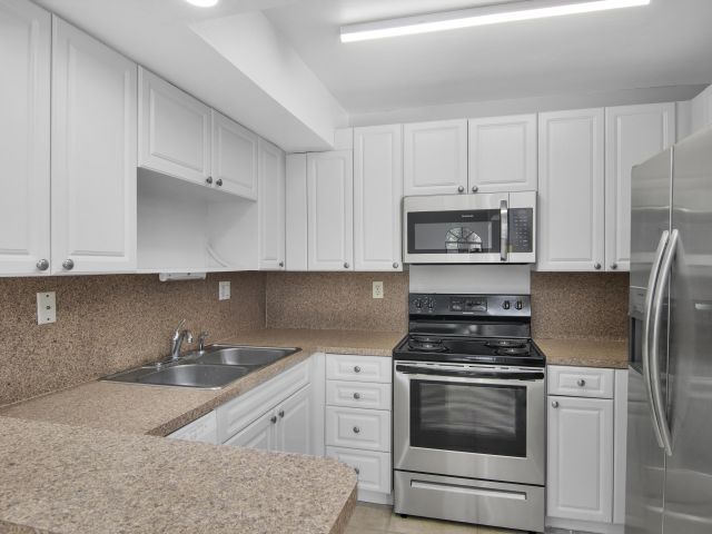 Дом в аренду по адресу 8050 Severn Drive A - фото 6427538