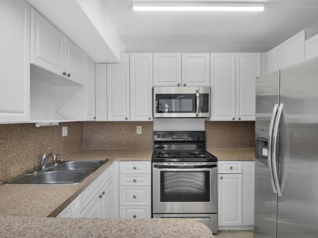 Дом в аренду по адресу 8050 Severn Drive A - фото 6427539