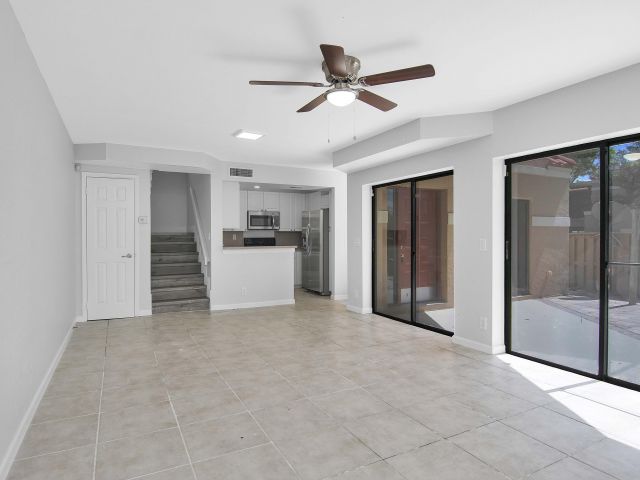 Дом в аренду по адресу 8050 Severn Drive A - фото 6427544