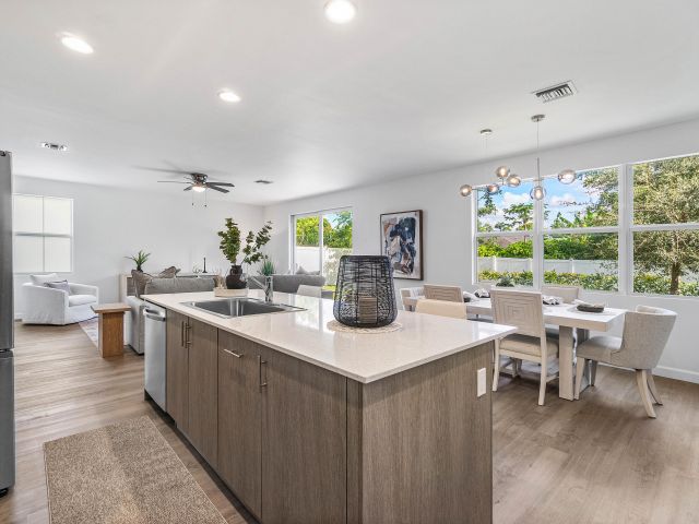 Продажа дома по адресу 6353 Tenor Drive - фото 6419466