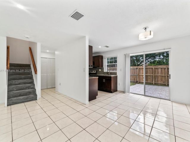 Дом в аренду по адресу 3358 NW 198th Ter - фото 7456287