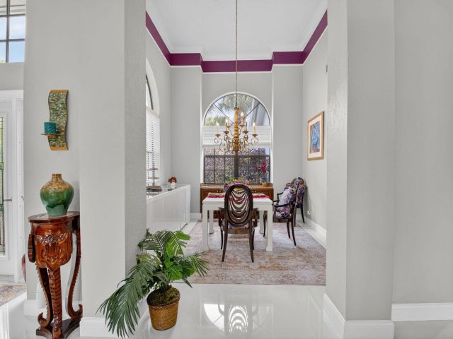 Продажа дома по адресу 2423 NW 63rd Street - фото 6437646