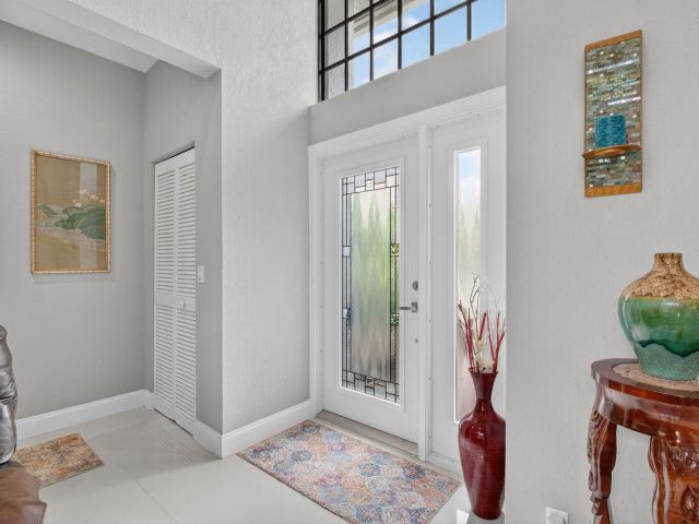 Продажа дома по адресу 2423 NW 63rd Street - фото 6437651