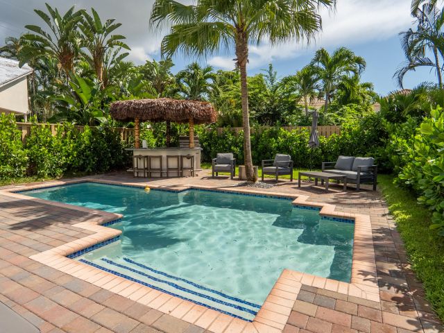 Дом в аренду по адресу 6670 NW 27th Avenue - фото 6421520