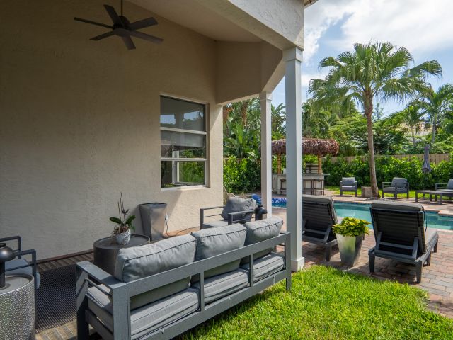 Дом в аренду по адресу 6670 NW 27th Avenue - фото 6421522