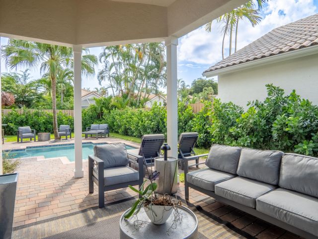 Дом в аренду по адресу 6670 NW 27th Avenue - фото 6421523