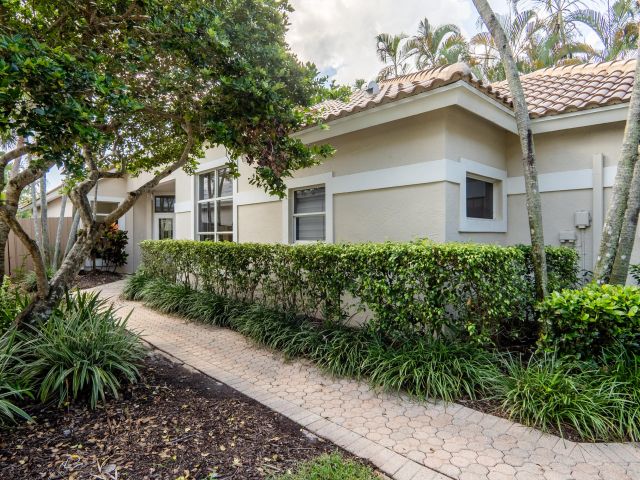 Дом в аренду по адресу 6670 NW 27th Avenue - фото 6421526