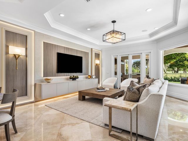 Продажа дома по адресу 121 Royal Palm Way - фото 6431462