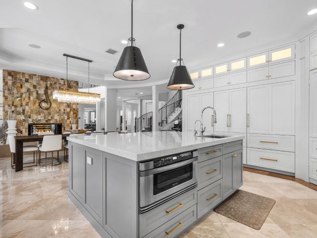 Продажа дома по адресу 121 Royal Palm Way - фото 6431465