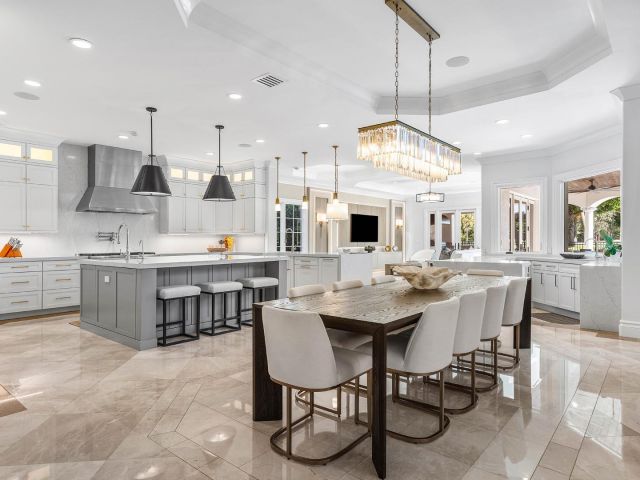 Продажа дома по адресу 121 Royal Palm Way - фото 6431469