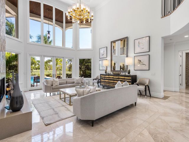 Продажа дома по адресу 121 Royal Palm Way - фото 6431471