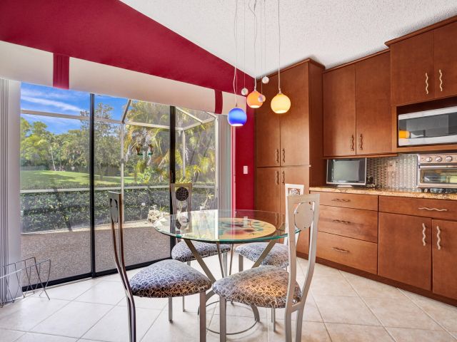 Продажа дома по адресу 11162 Clover Leaf Circle - фото 6421325