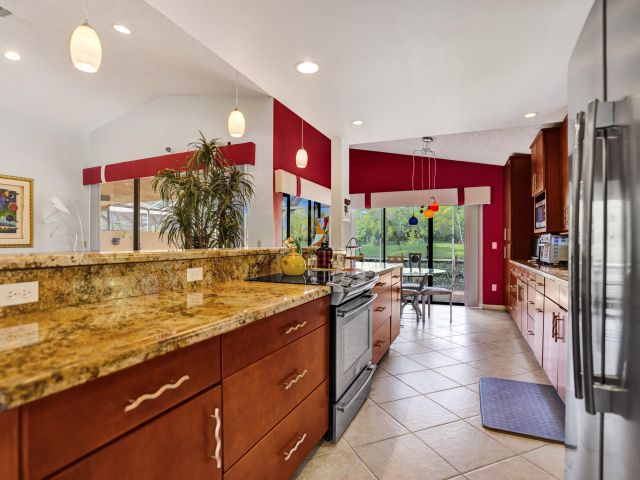 Продажа дома по адресу 11162 Clover Leaf Circle - фото 6421326