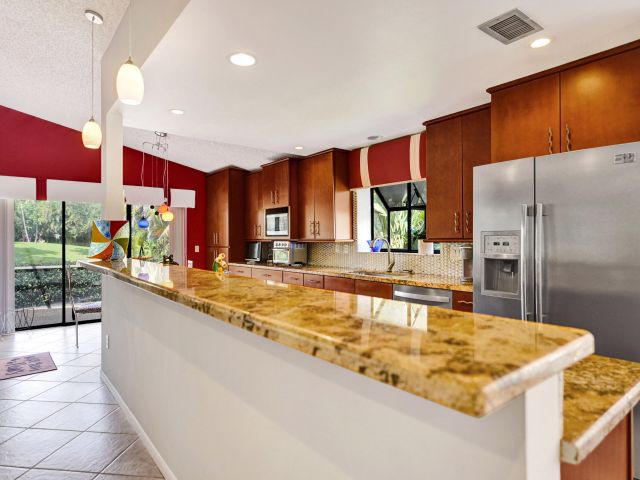 Продажа дома по адресу 11162 Clover Leaf Circle - фото 6421327