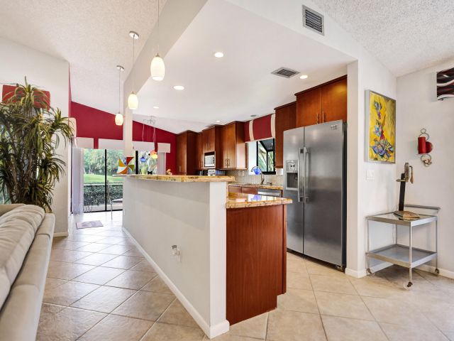 Продажа дома по адресу 11162 Clover Leaf Circle - фото 6421328