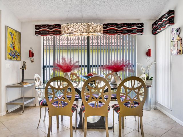 Продажа дома по адресу 11162 Clover Leaf Circle - фото 6421331