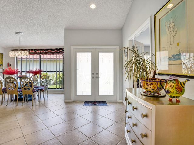 Продажа дома по адресу 11162 Clover Leaf Circle - фото 6421332