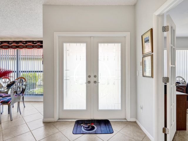 Продажа дома по адресу 11162 Clover Leaf Circle - фото 6421333