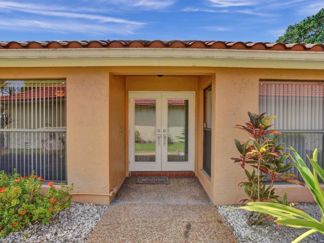 Продажа дома по адресу 11162 Clover Leaf Circle - фото 6421334