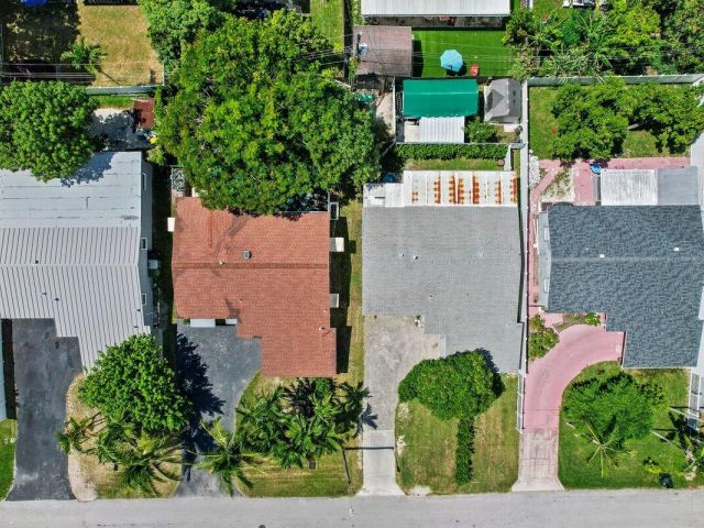 Продажа дома по адресу 313 SW 7th Street - фото 6619968