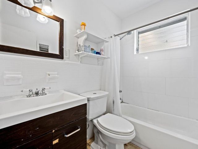 Продажа дома по адресу 313 SW 7th Street - фото 6619977