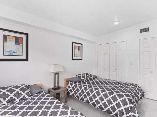 Продажа дома по адресу 12805 NW 6th Avenue - фото 8872449