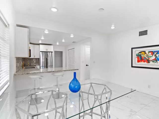 Продажа дома по адресу 12805 NW 6th Avenue - фото 8872435