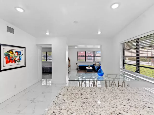 Продажа дома по адресу 12805 NW 6th Avenue - фото 8872437